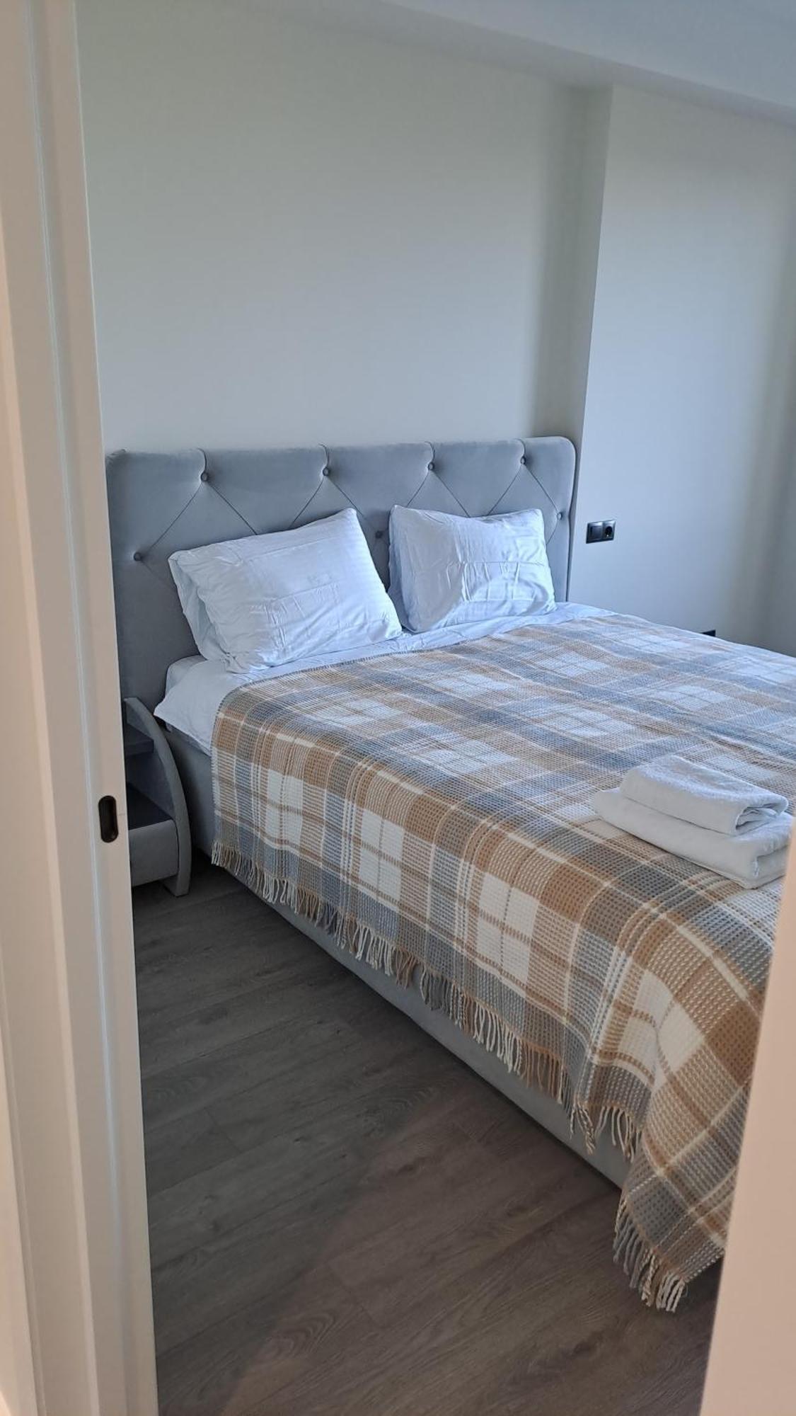Аэропорт-Номера 24/24 . Apartment Chisinau Ngoại thất bức ảnh